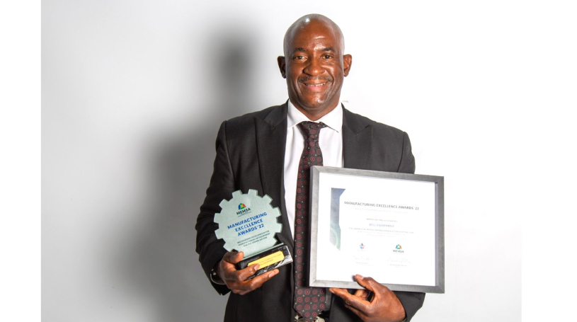 Bruce Ndlela accepted the award on behalf of Bell Equipment